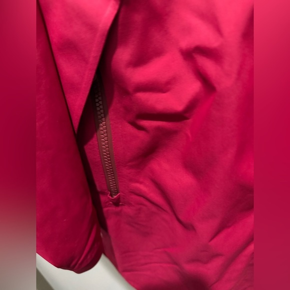 Lululemon Definitely Raining Jacket - Picture 7 of 8
